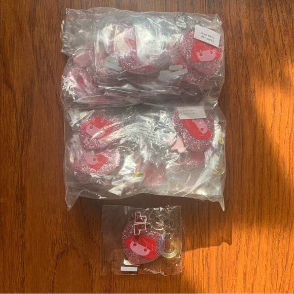 Dora the Explorer Party Gifts (30 Pieces) + Birthday Kid Present 🎁 - Picture 3 of 14